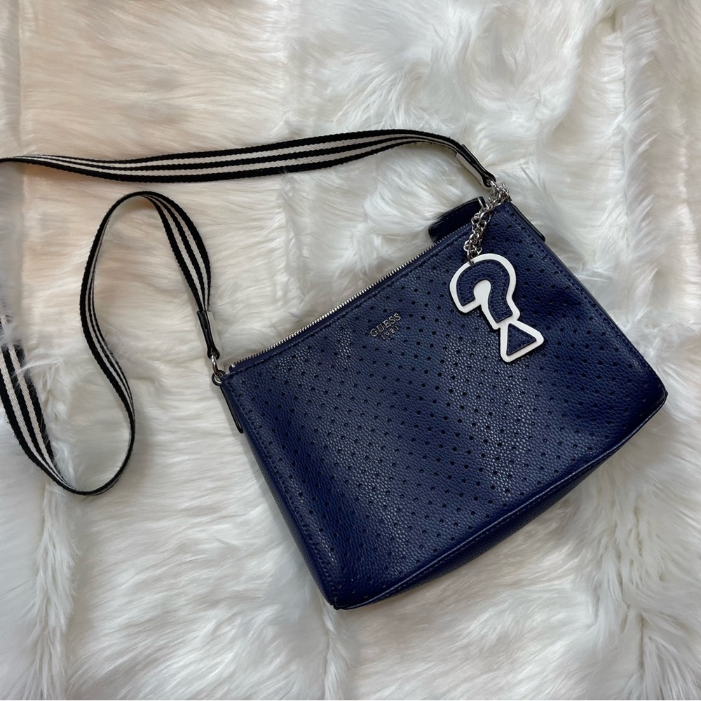 Guess Crossbody!